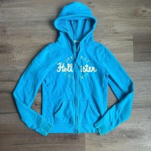 hollister zip up🦋